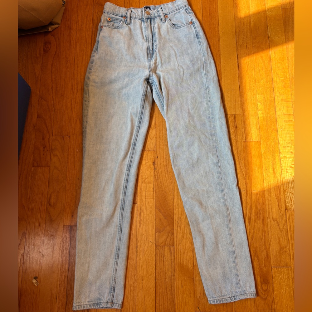 GAP High Rise Mom Jean - Picture 2 of 6